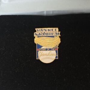 Yankee Stadium Commemorative Pin